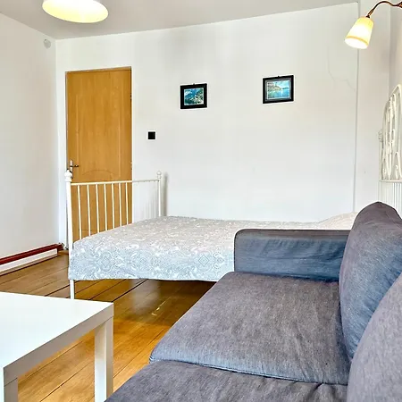 Minuta Do Monciaka Quarto em Acomodações Particulares